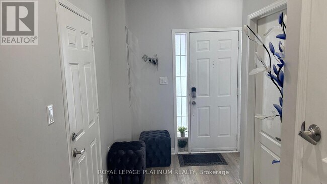 Photo - 22 Rivermere Ct