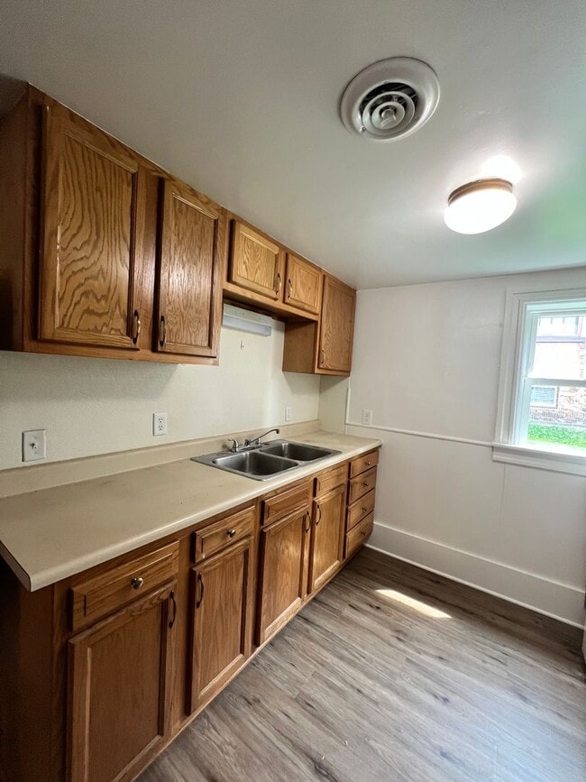 Photo - 119 W Market St Unit 5