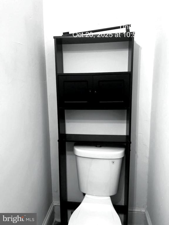 Photo - 113 W John St