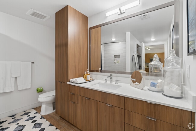 2BR, 2BA - 1,159SF - Bathroom - Gables Columbus Center