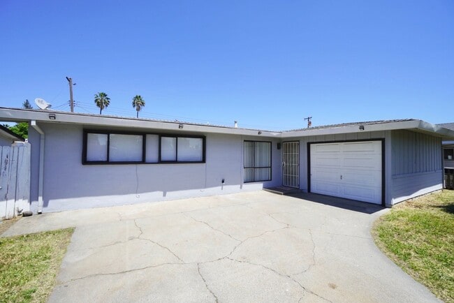 Photo - 6548 Stoneman Dr