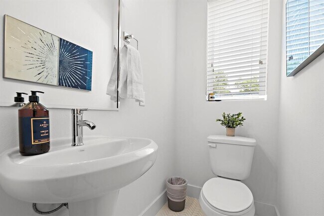 Photo - 1586 W Tidwell Rd