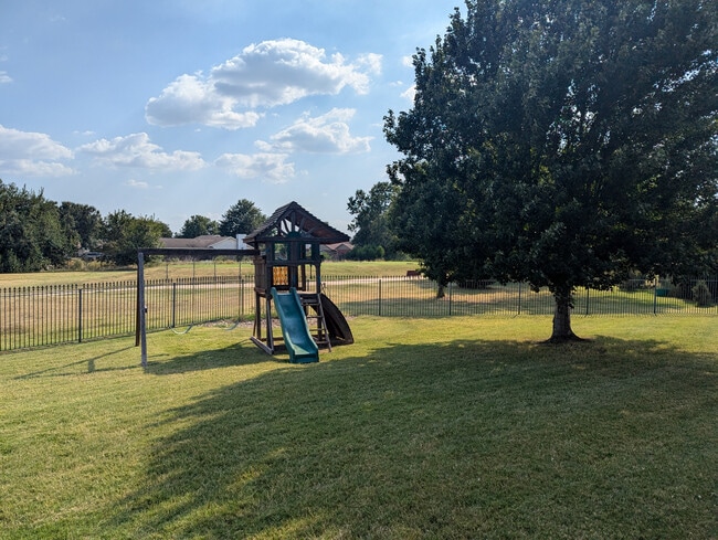 Photo - 5013 Deerfield Ave