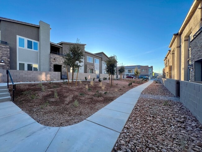 Photo - Beautiful Newer 4 Bedroom Home in Cadence with Large Loft