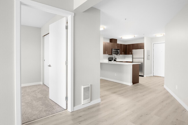 Photo - 999 Hiawatha