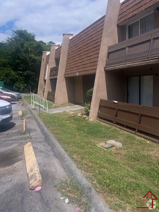 Building Photo - 915 S Seminole Dr Rental