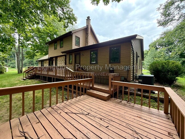 Photo - 6330 Kies St NE