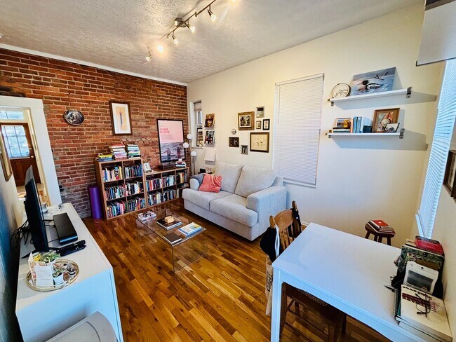 Photo - 310-312 Blenkner Unit 310 Blenkner