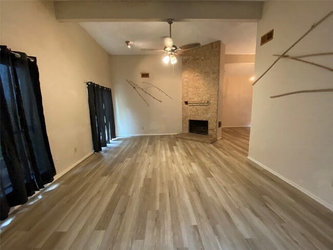 Photo - 3534 Woodmere Ln