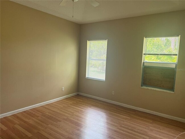 Photo - 18 Poinbury Dr