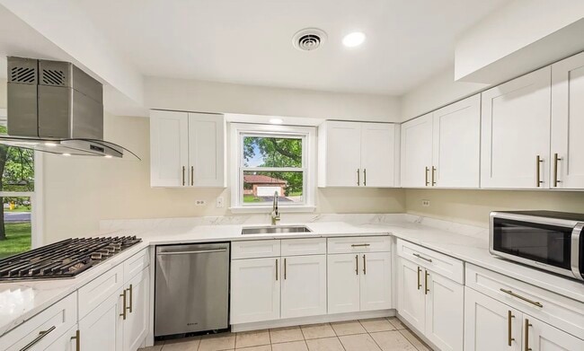 Photo - 2717 Wesley Ave