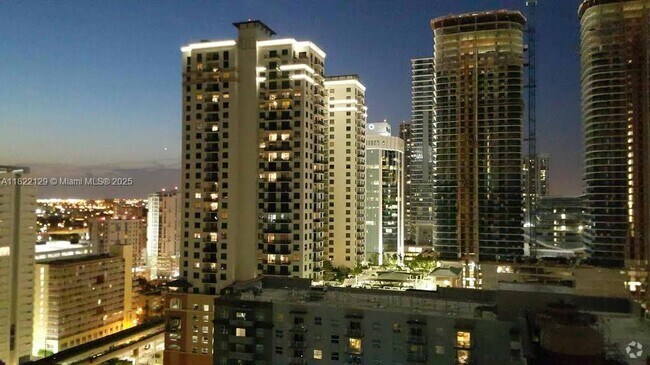 Building Photo - 1111 SW 1st Ave Unit 2519-N Rental