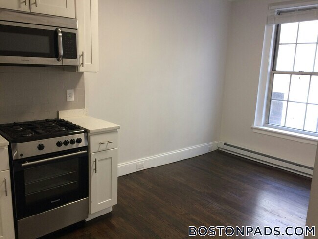 Photo - 52 Clearway St Unit 8