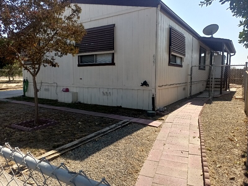 427 E Tulare St Rental For Rent in Farmersville, CA