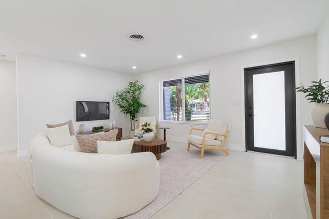 Photo - 4330 NE 13th Ave