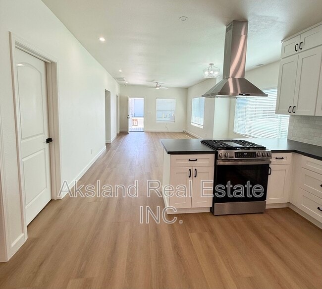 Photo - 4701 Elm St
