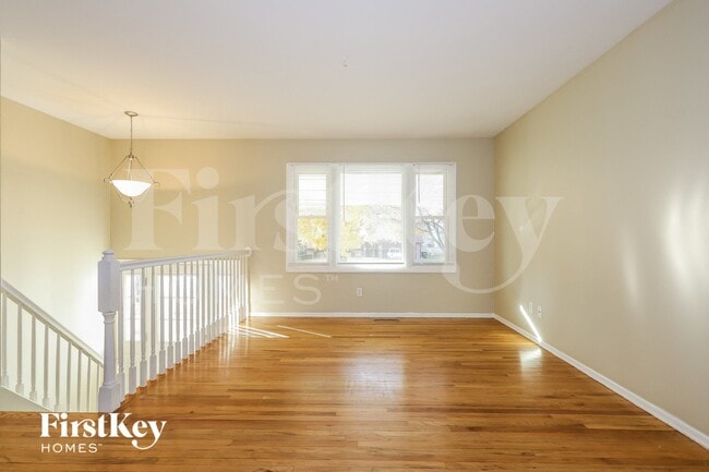 Photo - 923 Nottingham Ln