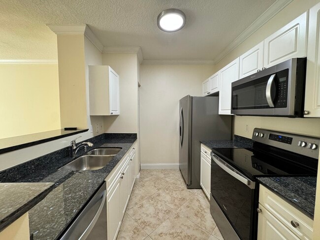 Photo - 580 S Sapodilla Ave Unit 203