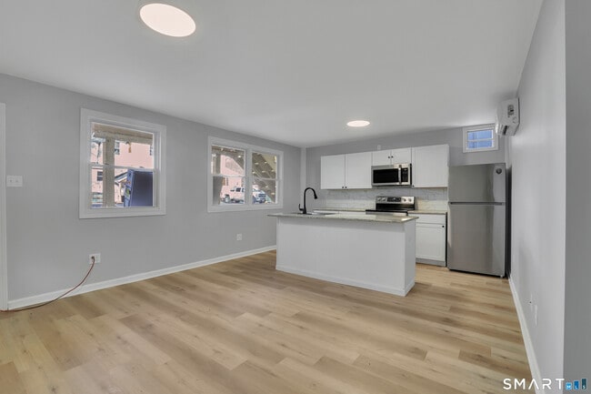 Photo - 194 Hartford Rd Unit B