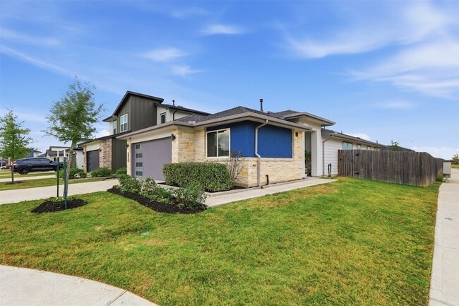 Photo - 2915 Newington Ln