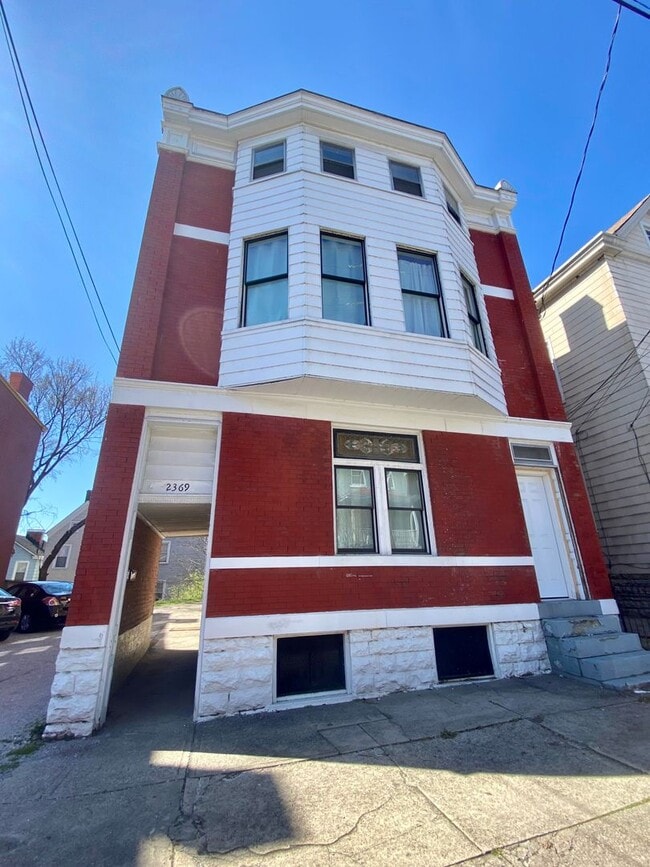 2369 Victor St Unit 1