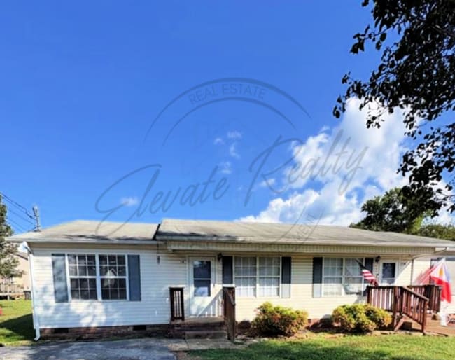 Photo - Three Bedroom Ranch with Appliances in Col...