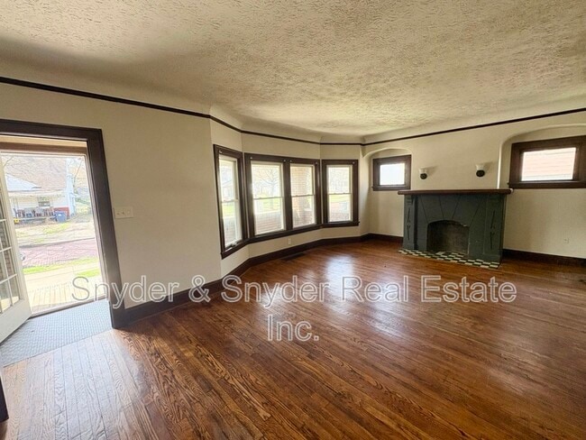 Photo - 245-247 Oakdale Ave.