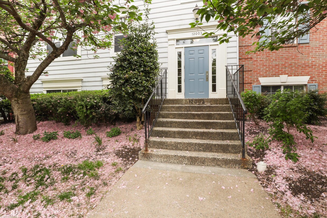 Photo - 12003 Golf Ridge Ct (Fairfax, VA)