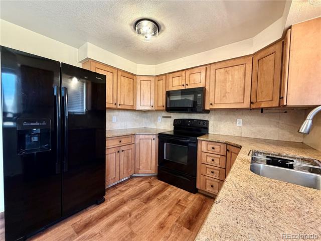 Photo - 4683 Holland St