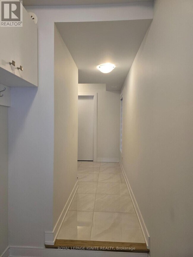 Photo - 5939 Saigon St