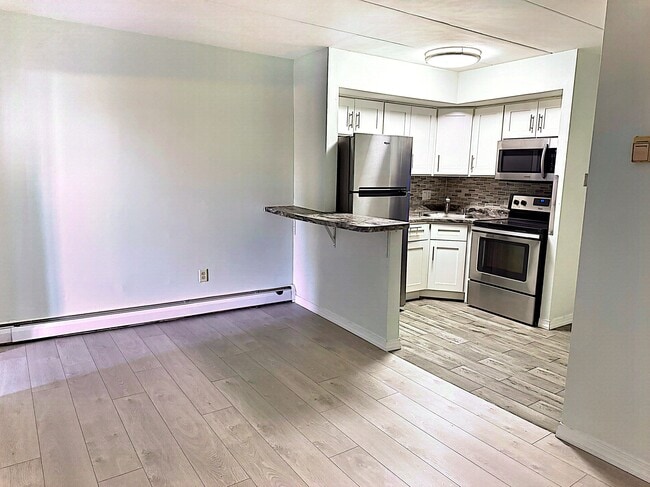 Building Photo - 1575 Street Rd Unit 114