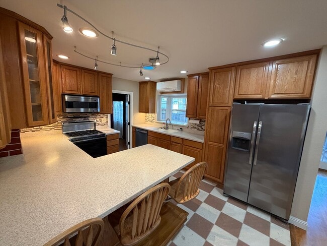 Photo - 4 Bed 3 Bath In West Alamo