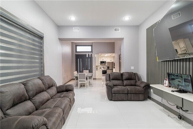 12 Cimarron Dr