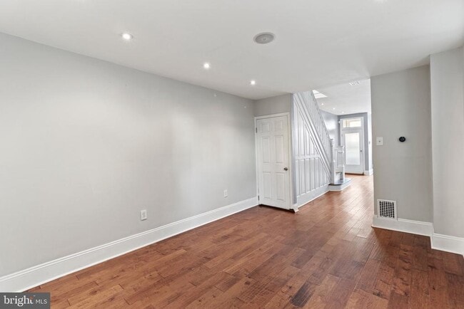 Photo - 2443 E Cumberland St