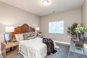 2BR, 2BA - Naples/1,130 SF