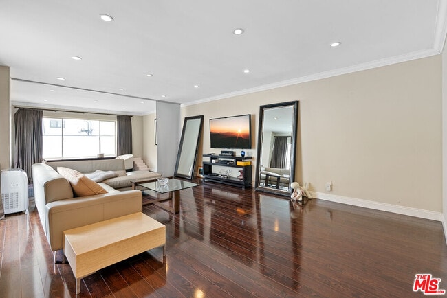 Photo - 419 N Oakhurst Dr Unit 203
