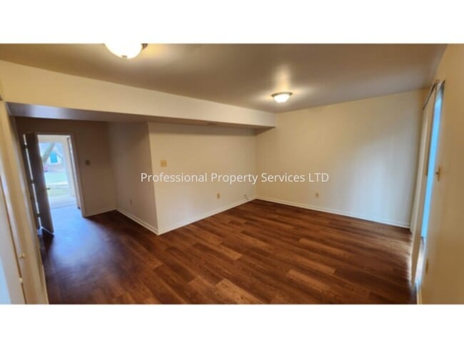 Photo - Beautiful 3-Level Garage Townhome  Convenient Location!