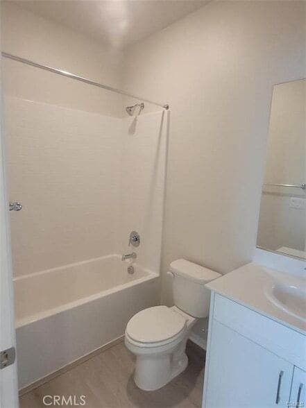 Photo - 2058 Bergamot St