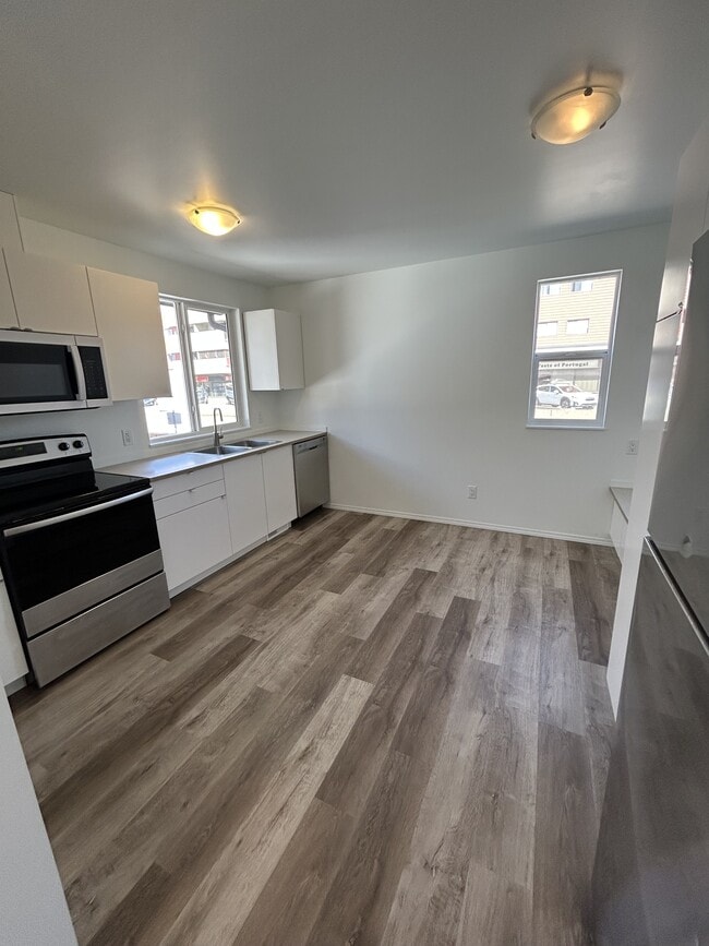 Building Photo - 11354-11353 53 St NW Unit 11354 - Bsmt