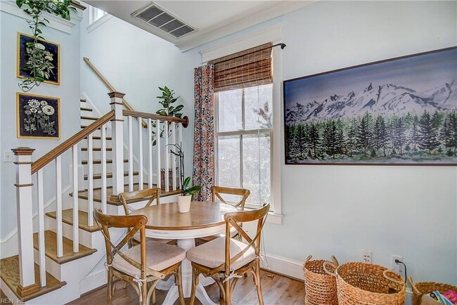 Photo - 9417 27th Bay St