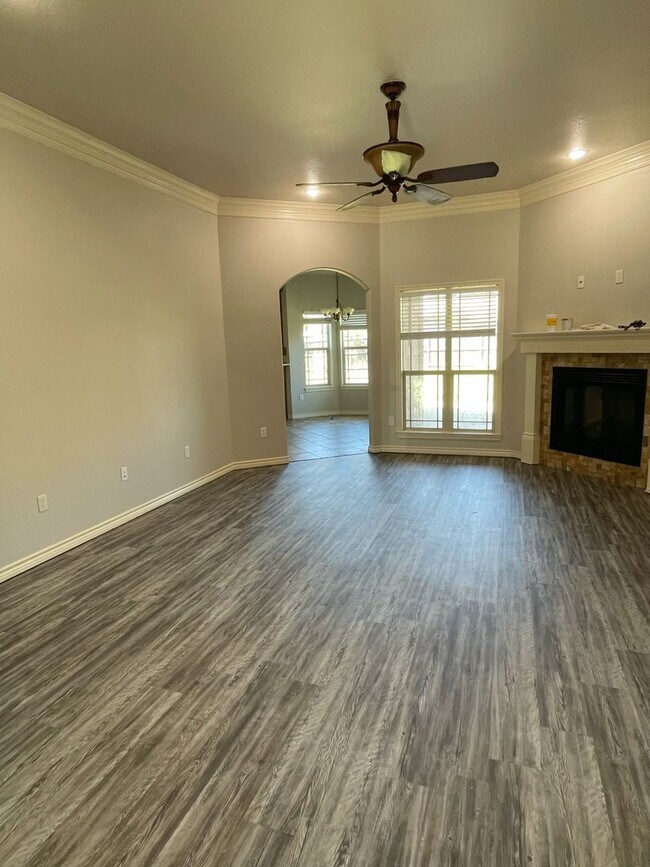 Photo - Desired Durant Neighborhood/Close to Walma...