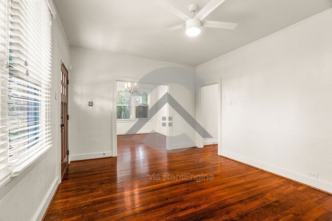 Photo - 1615 N Taylor St