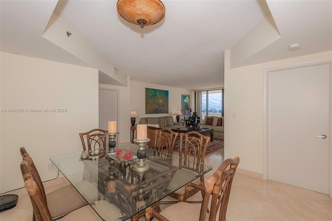 Photo - 2000 Island Blvd Unidad 1708