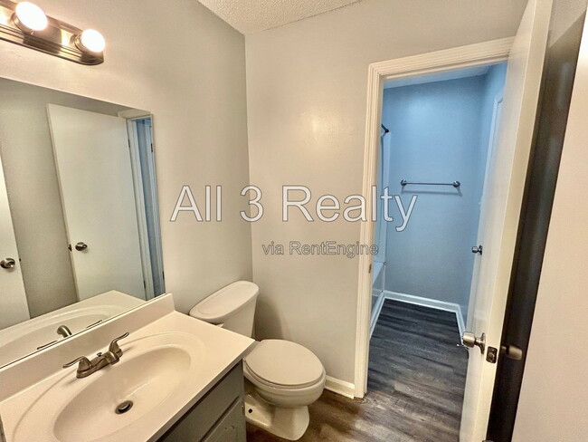 Photo - 8460 Pineland Dr
