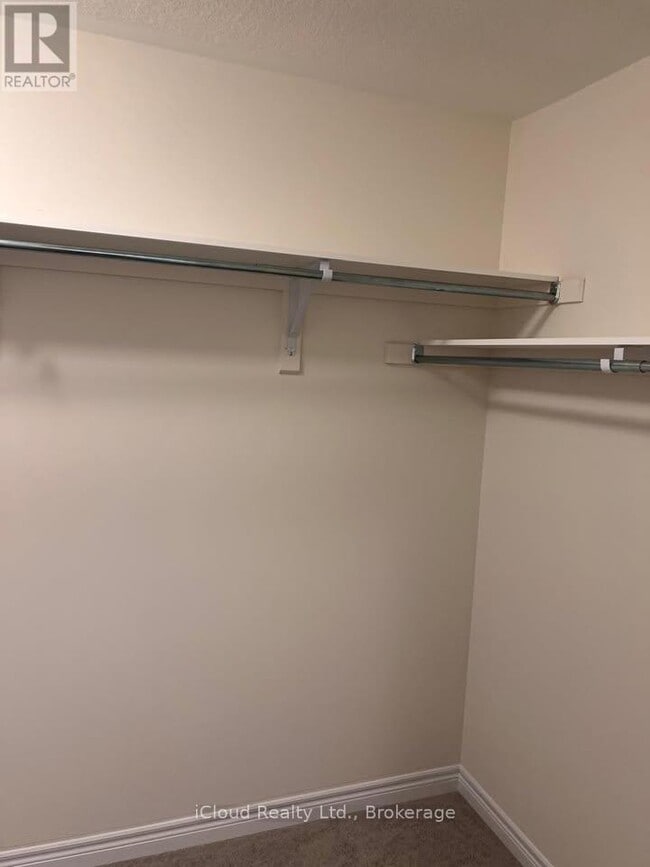 Photo - 214 Broadacre Dr