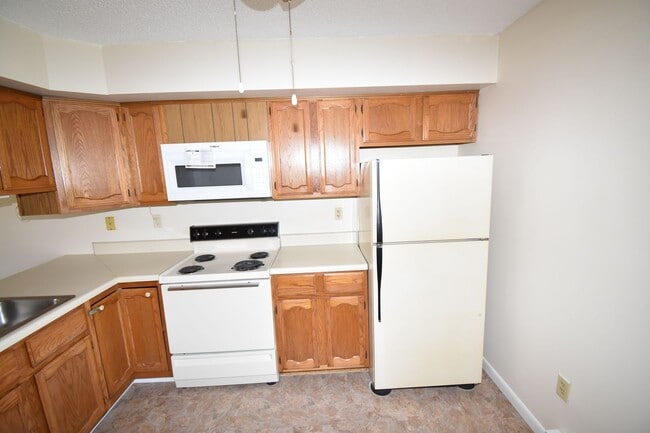 Photo - Jersey Shore - Two Bedroom with In-Unit Laundry! Unit Apt 4