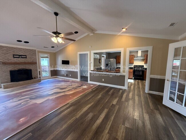 Photo - 916 Spring Hill Ct