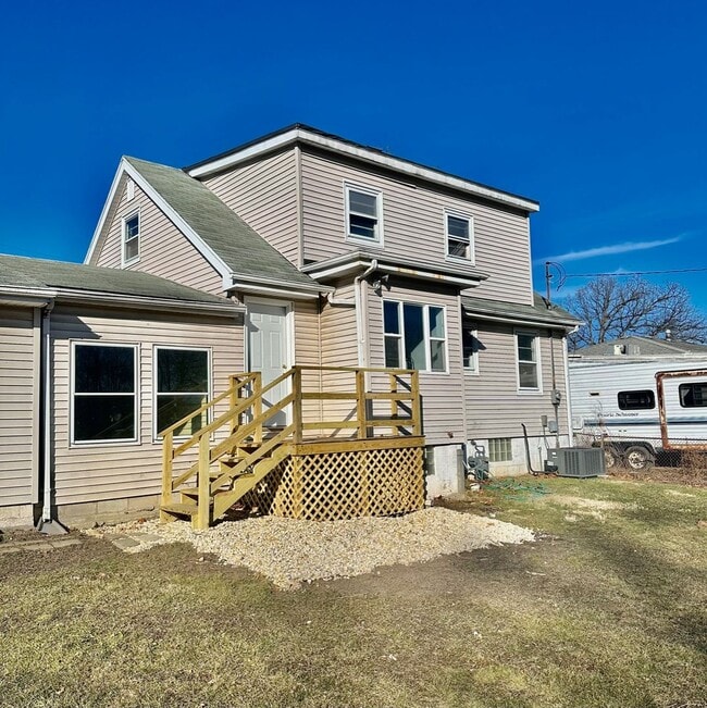 Photo - 2847 Union St