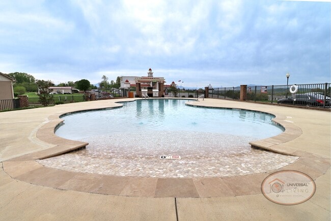 Pool - The Villas at Kyker Ferry Rental