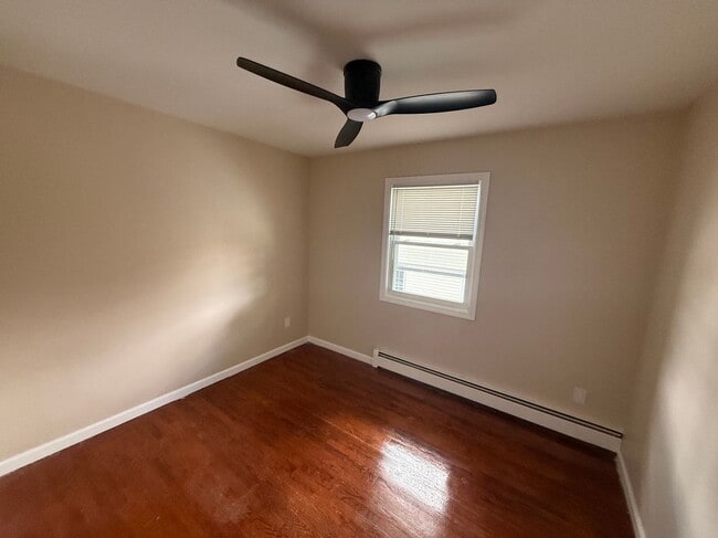51 Manor Rd